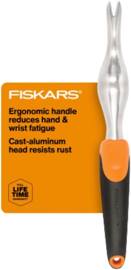 Fiskars Ergo Weeder Tool for Weeding, Heavy Duty Gardening Hand Tool with Ergonomic Handle and Hanging Hole for Storage, Remove Weeds and Roots like