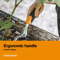 Fiskars Ergo Weeder Tool for Weeding, Heavy Duty Gardening Hand Tool with Ergonomic Handle and Hanging Hole for Storage, Remove Weeds and Roots like