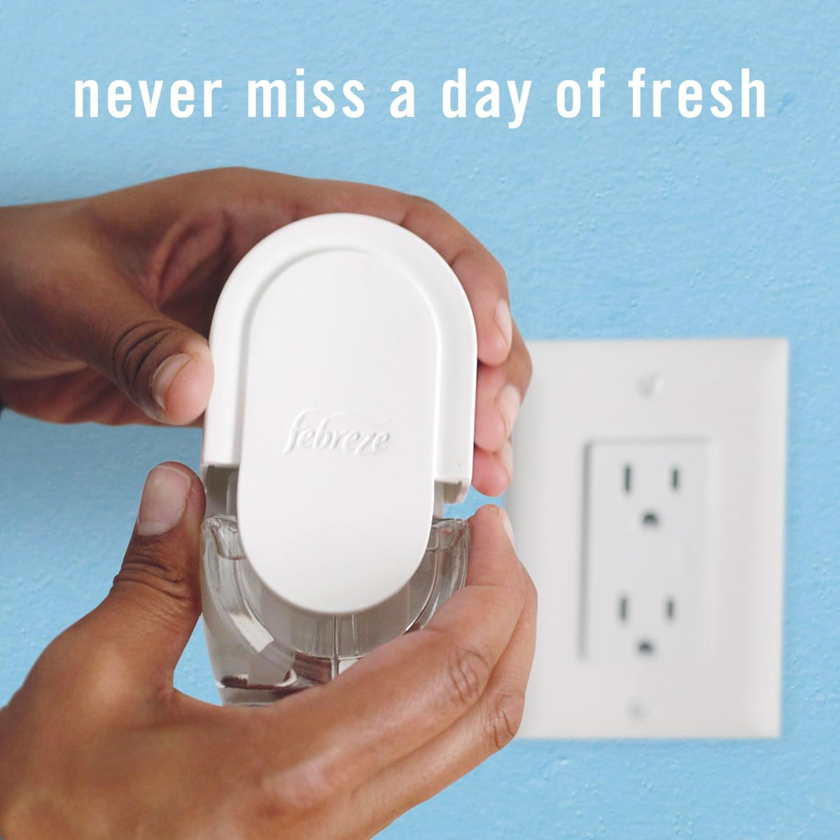 Febreze Plug in Air Freshener, Odor-Fighting Scented Oil Refill, Air Fresheners for Home and Bathroom and Kitchen, Long Lasting for Strong Odors