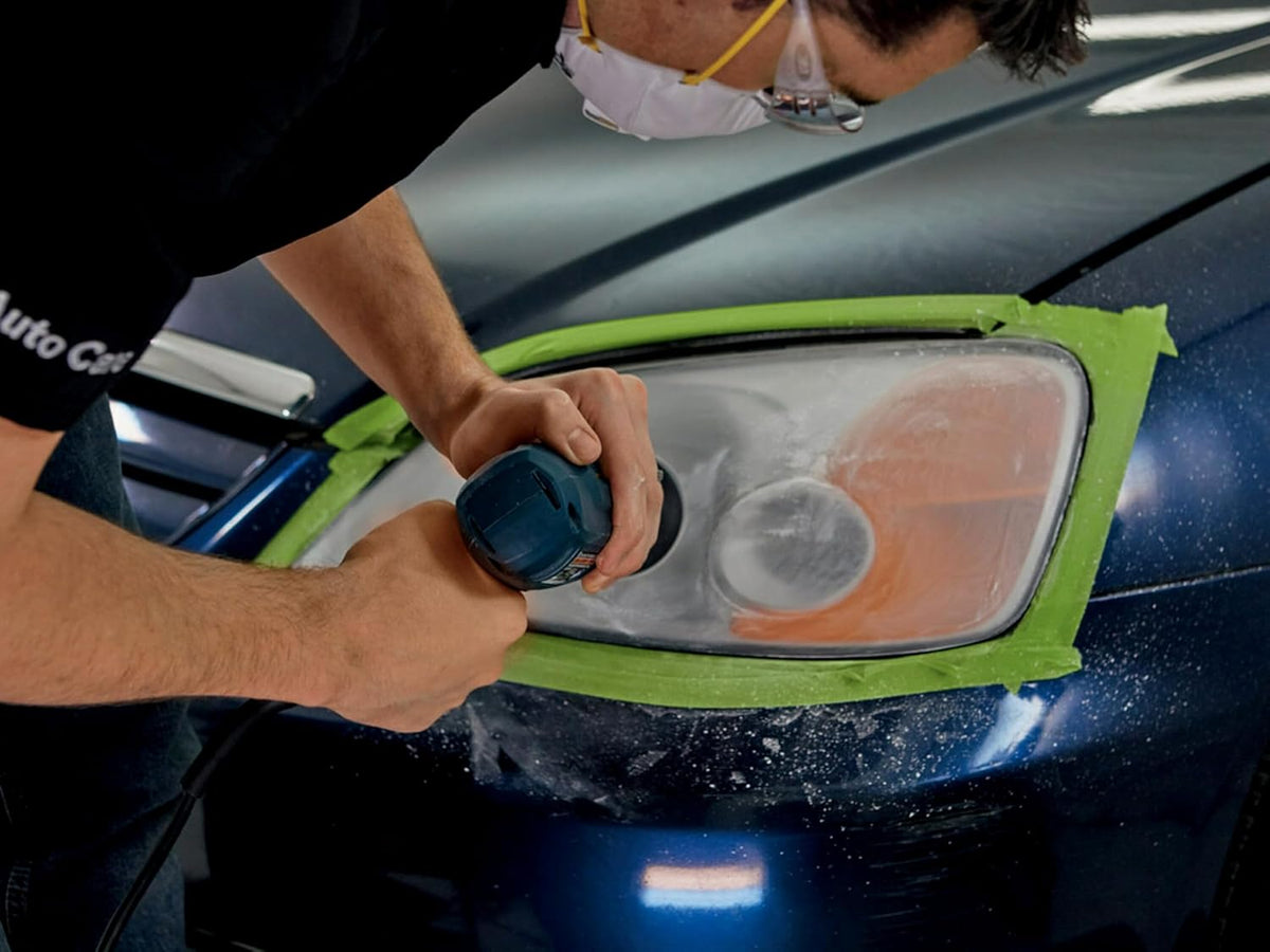 3M Ultra Headlight Restoration Kit, Contains Masking Tape, Light Sanding Discs, Wax Protectant and More, Use on Plastic Lenses Headlights, Taillights