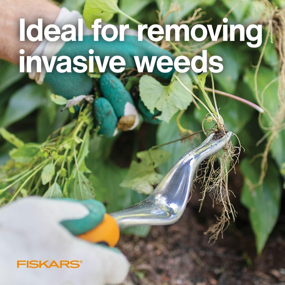 Fiskars Ergo Weeder Tool for Weeding, Heavy Duty Gardening Hand Tool with Ergonomic Handle and Hanging Hole for Storage, Remove Weeds and Roots like