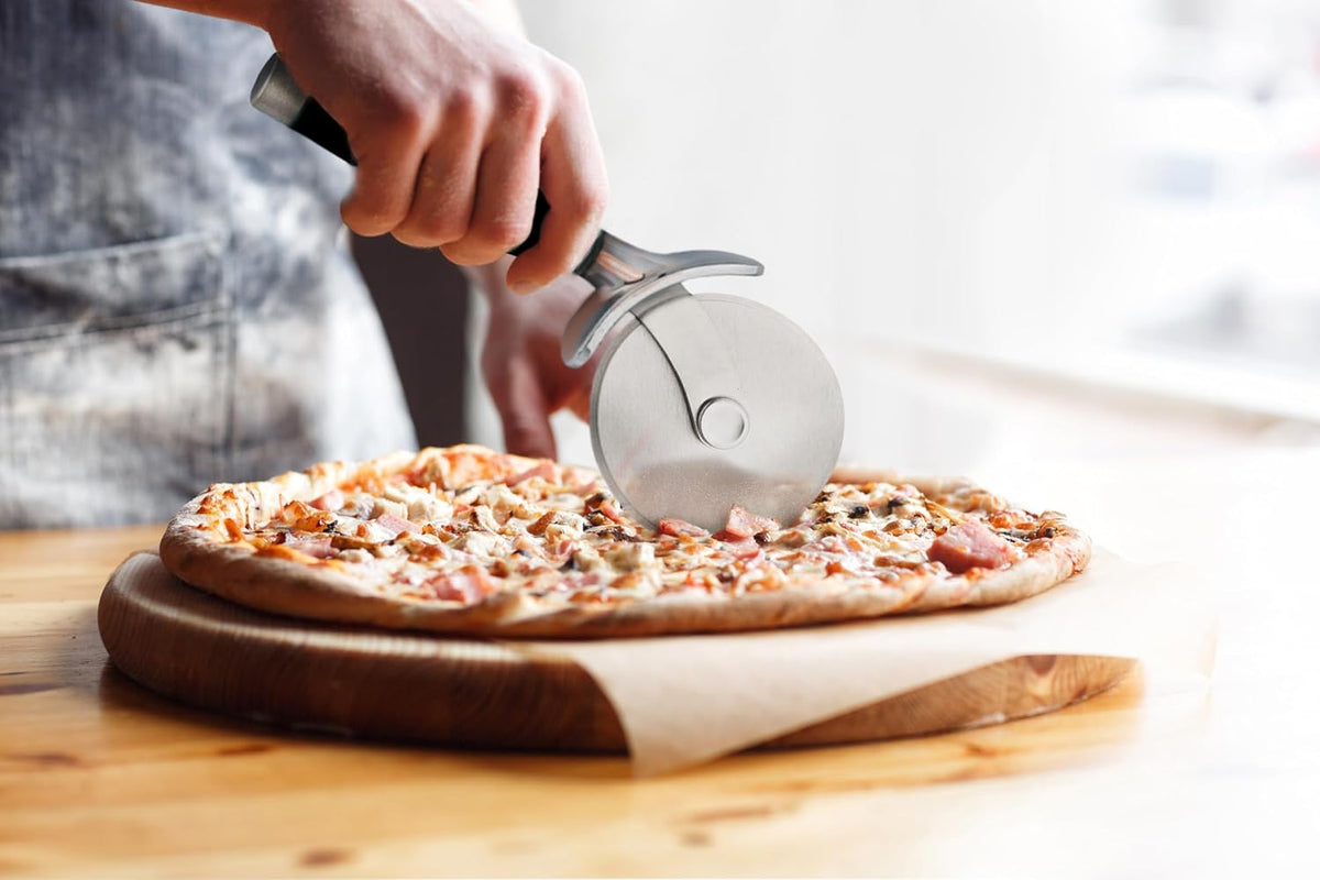 KitchenAid Classic Pizza Wheel with Sharp Blade For Cutting Through Crusts, Pies and More, Built In Finger Guard for Safety and Comfort Grip to