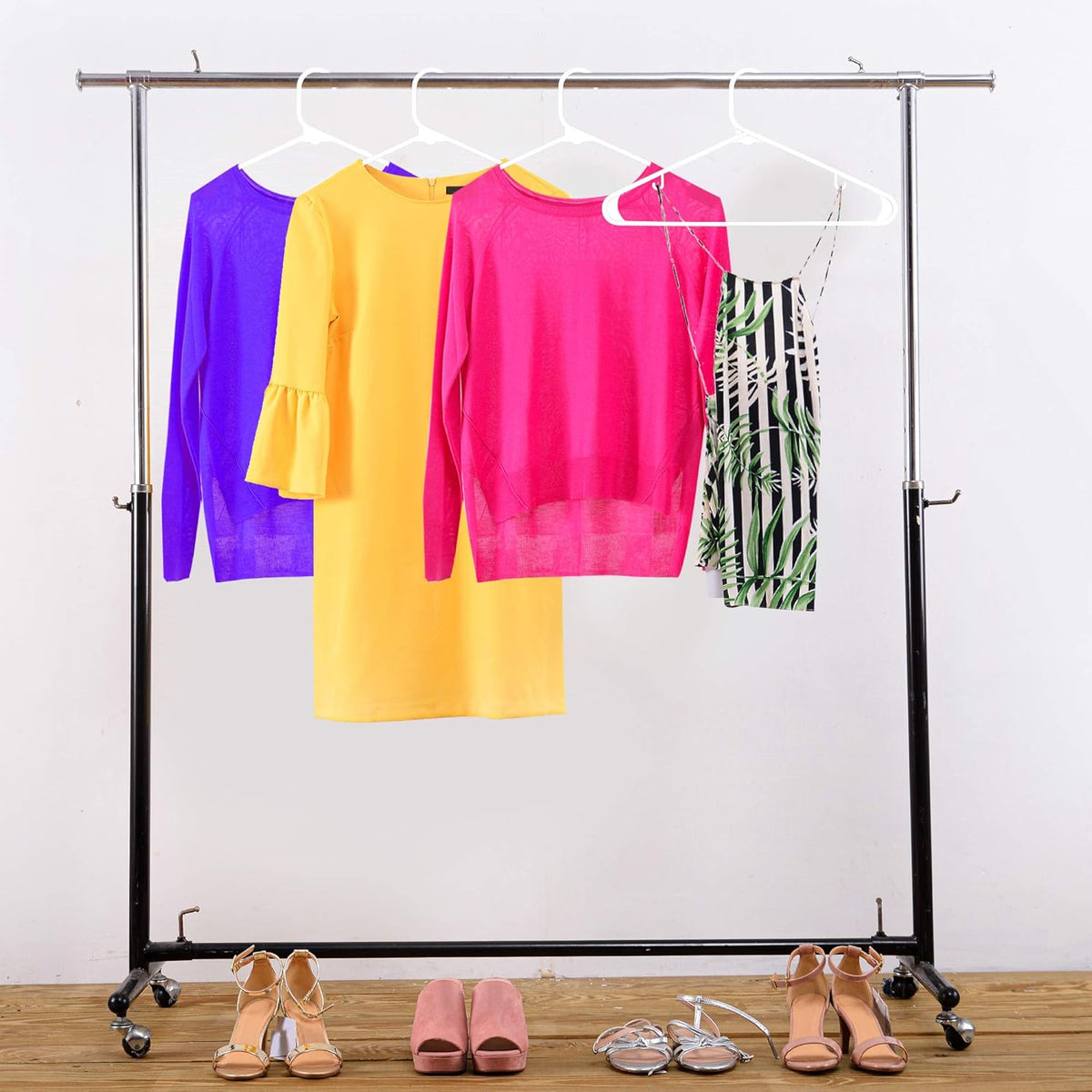 Utopia Home Plastic Hangers 20 Pack - Space Saving Clothes Hanger - Durable & Strong Closet Organizers and Storage with Built-in Strap Hooks