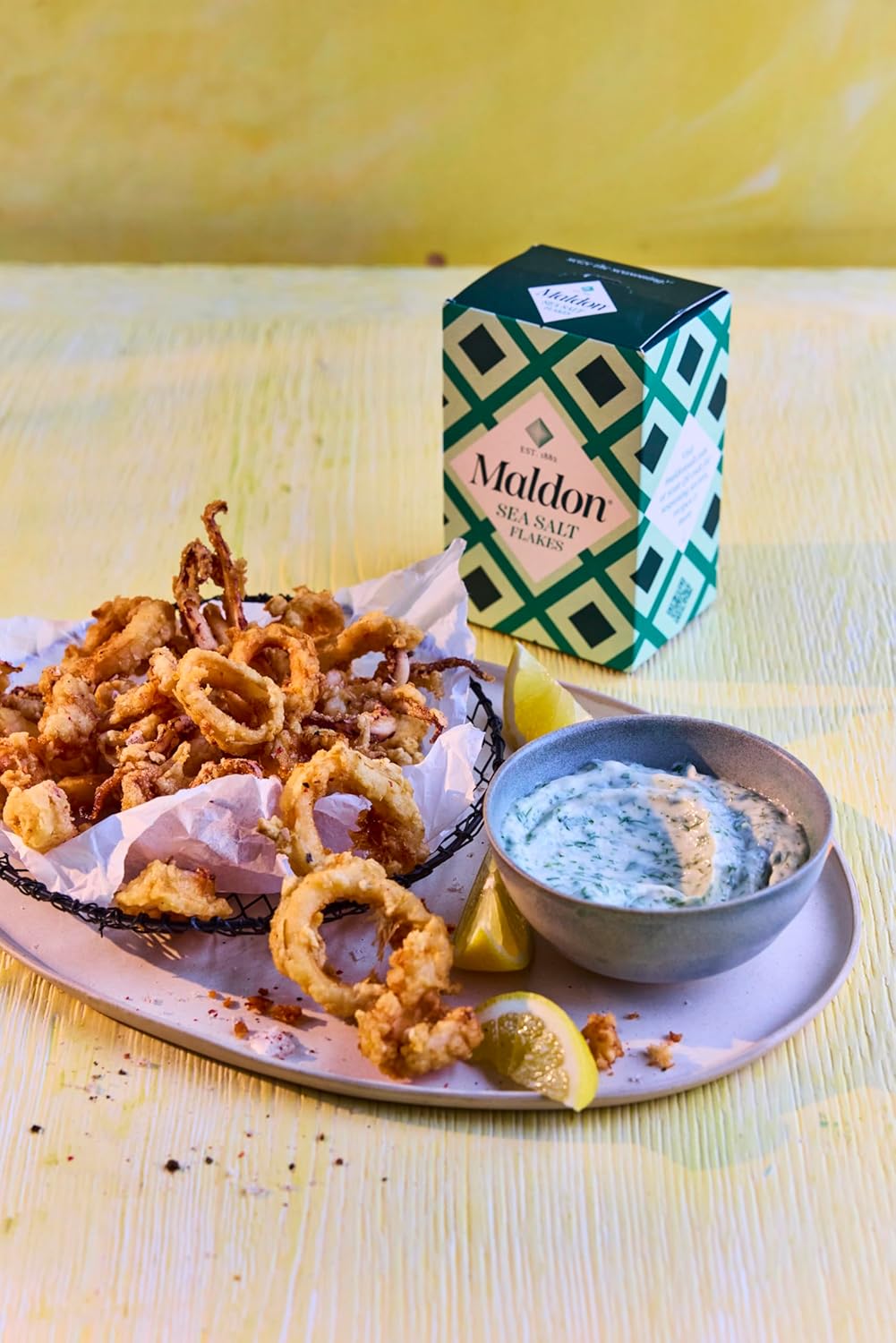 Maldon Salt, Sea Salt Flakes, 8.5 oz (240 g), Kosher, Natural, Unique Gourmet Pyramid Shaped Salt Flakes, Perfect for a Wide Range of Dishes