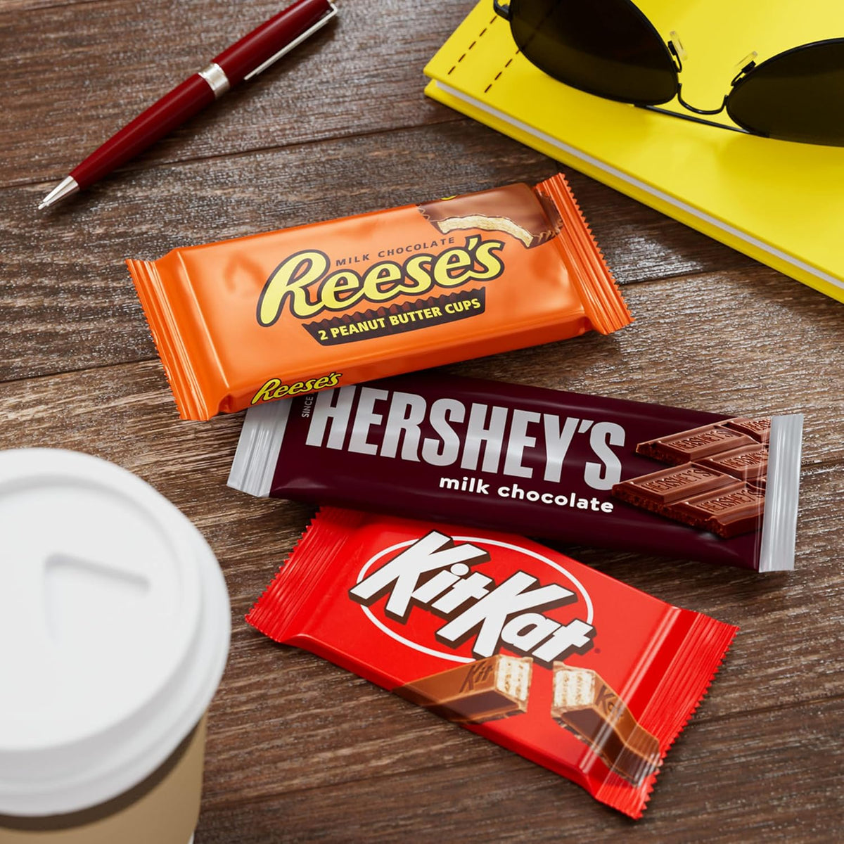 HERSHEY'S, KIT KAT and REESE'S Assorted Milk Chocolate Candy Variety Box, 27.3 oz (18 Count)
