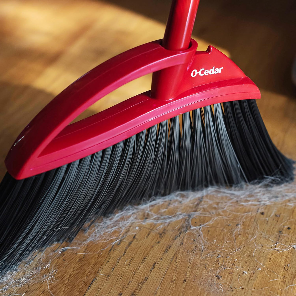O-Cedar Pet Pro Broom with Step-On Dustpan | Remove 99% with One Sweep | DustPan Removes 3 Times More Pet Hair | Quiet Cleaning Tool for Cat and Dog